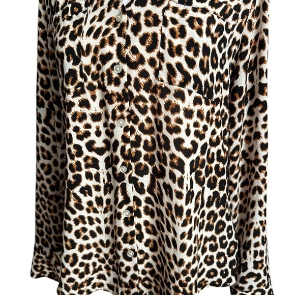 Express Women’s V-neck Animal Print Button Down Pull Up sleeve Top Size S/P - Picture 6 of 17